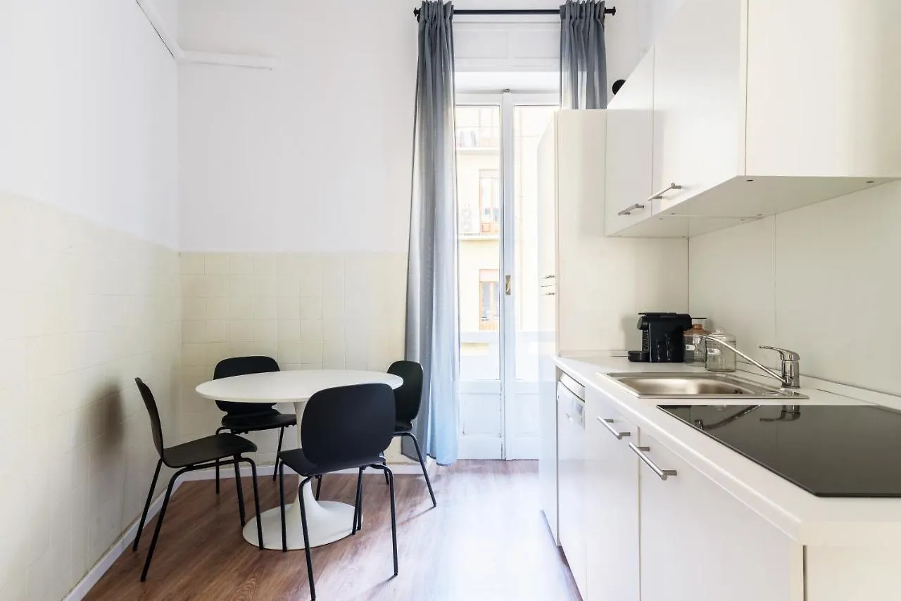 Hemeras Boutique Homes Luxury 4Bdr Close To Duomo Milan Apartment